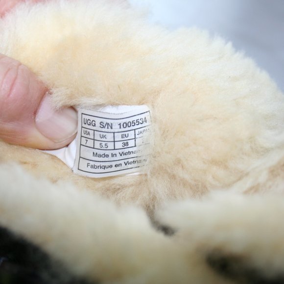 UGG Mini Bailey Bow Snake Metal 1005534-MTL Size 7 - Picture 10 of 10